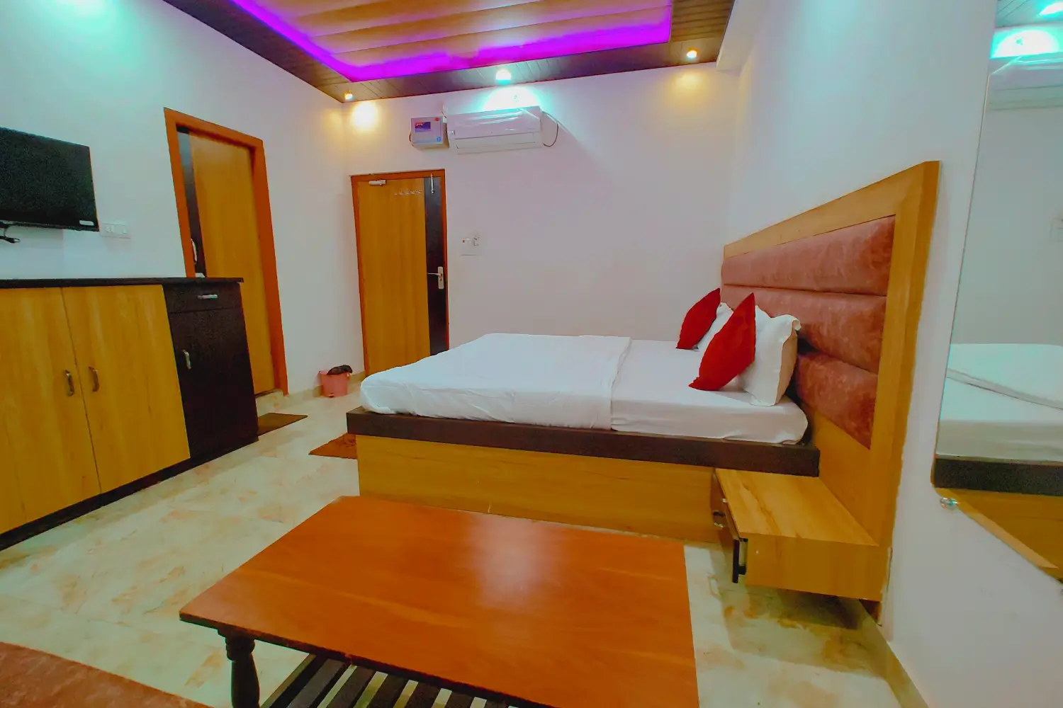 Fabhotel Elegance