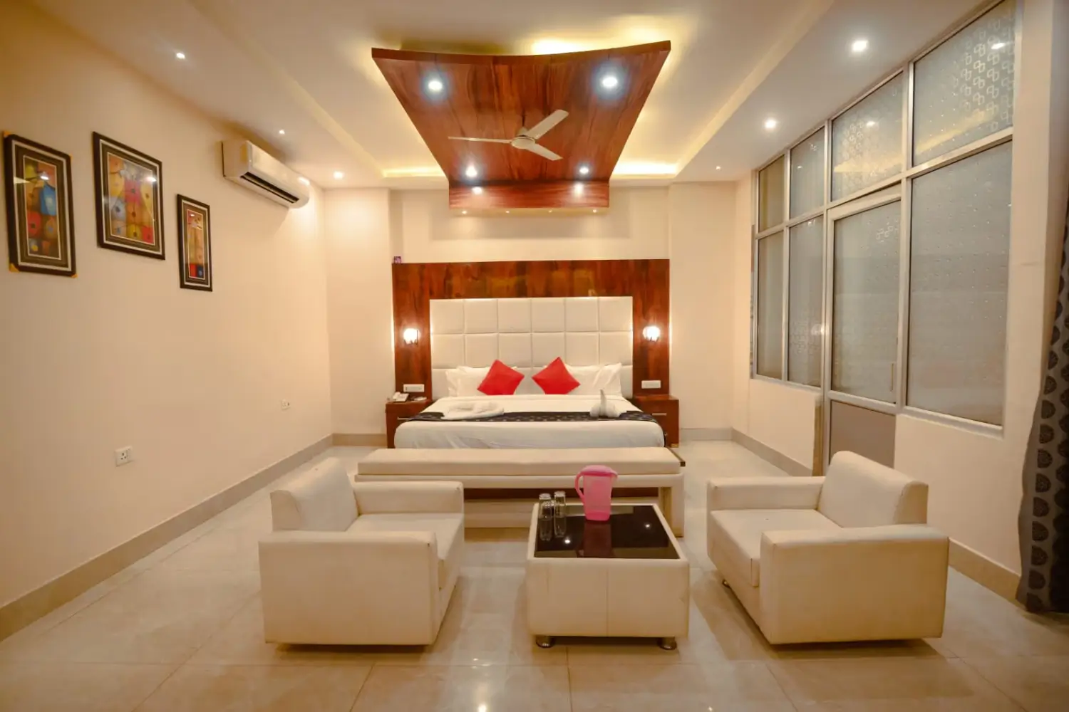 Taraji Hotel & Restaurant Ayodhya