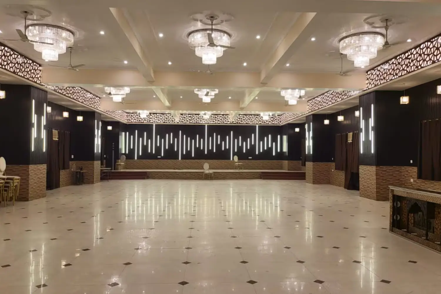 Taraji Hotel & Restaurant Ayodhya