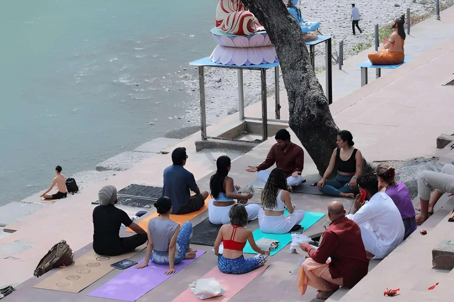 Ashrams & Yoga Centres